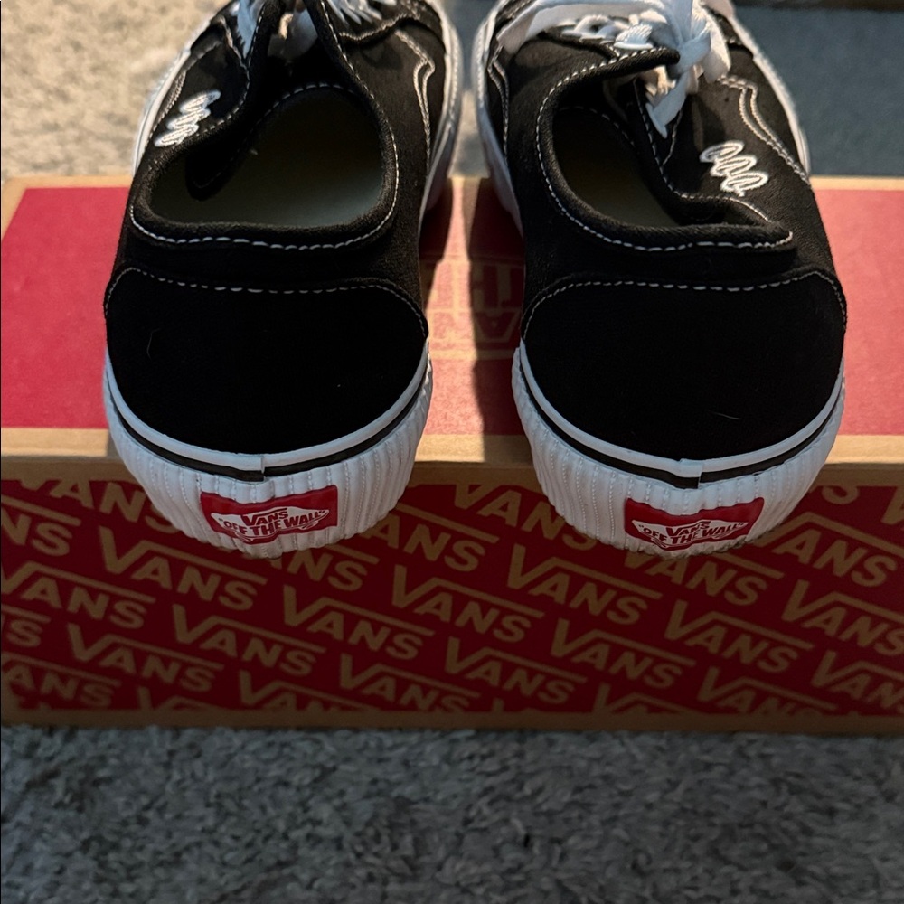 Vans Delridge SF Black White Sneakers - Picture 4 of 5
